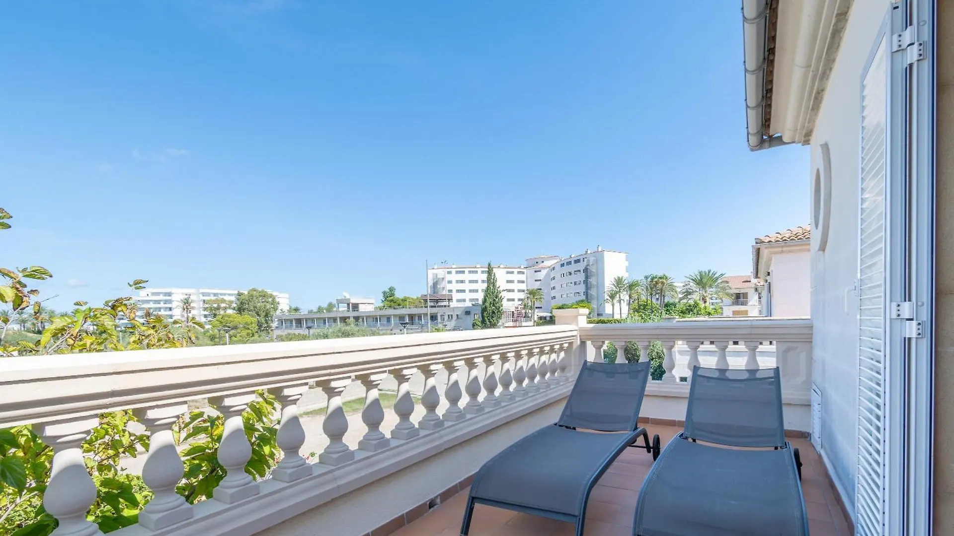 Que Bo Villa Alcudia  Feriehus